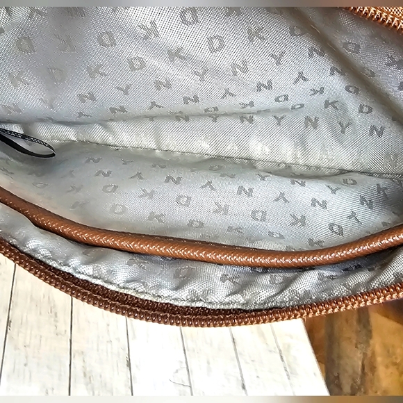 DKNY Brown/Tan Logo Wristlet Wallet Handbag Zip up Leather Purse - Picture 9 of 12